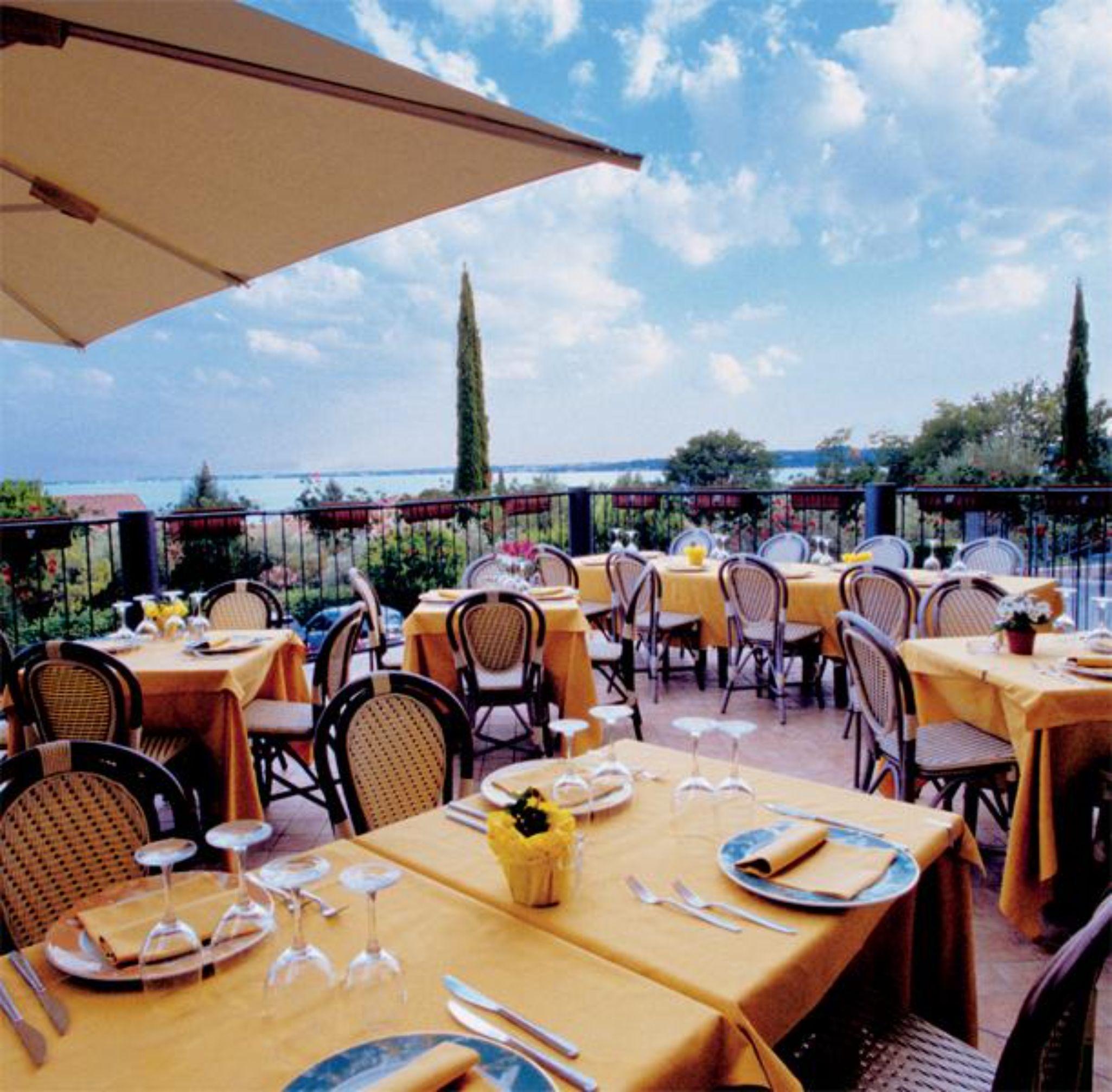 Ahg Riva Del Sole Hotel - Adults Only Moniga del Garda ภายนอก รูปภาพ