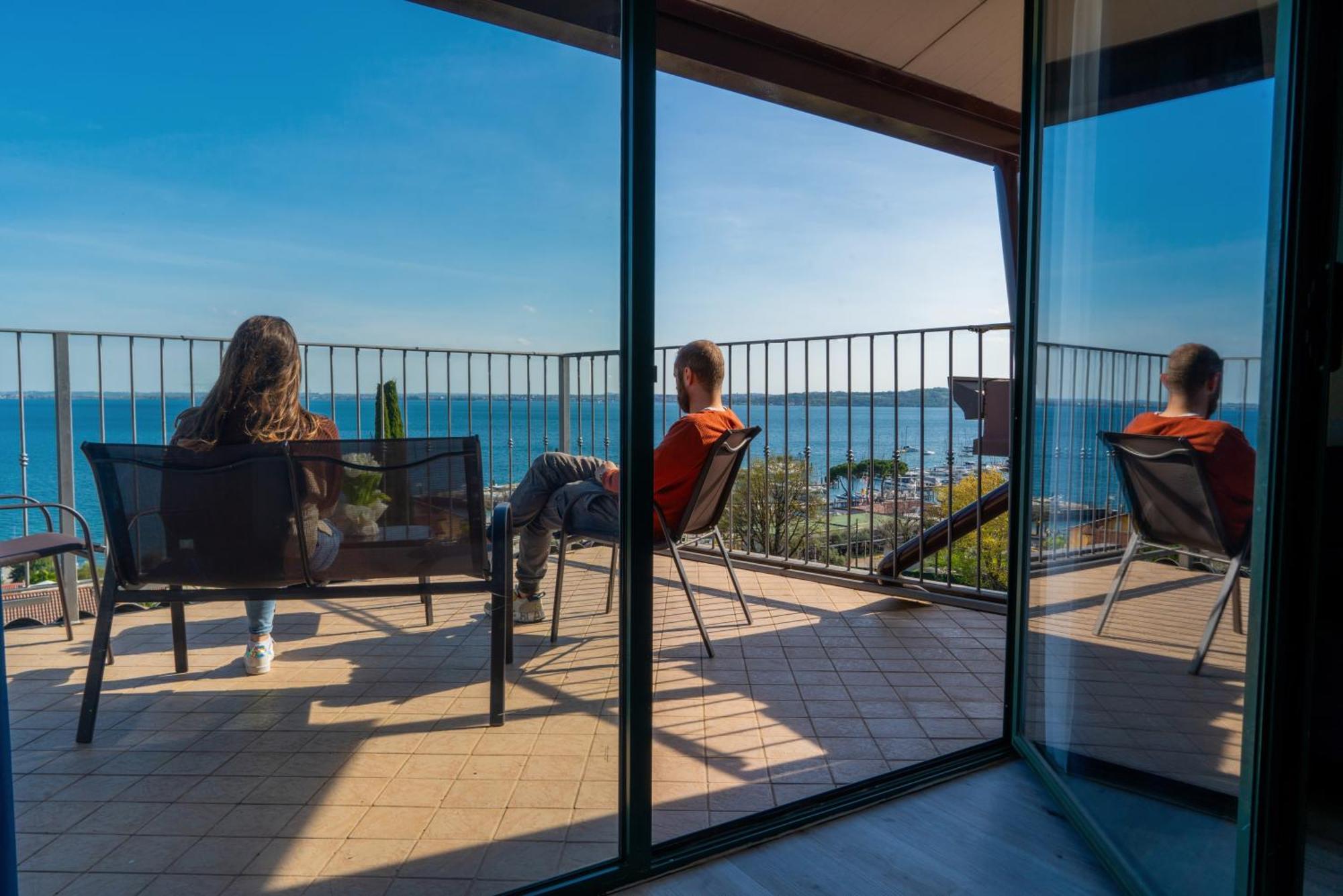 Ahg Riva Del Sole Hotel - Adults Only Moniga del Garda ภายนอก รูปภาพ
