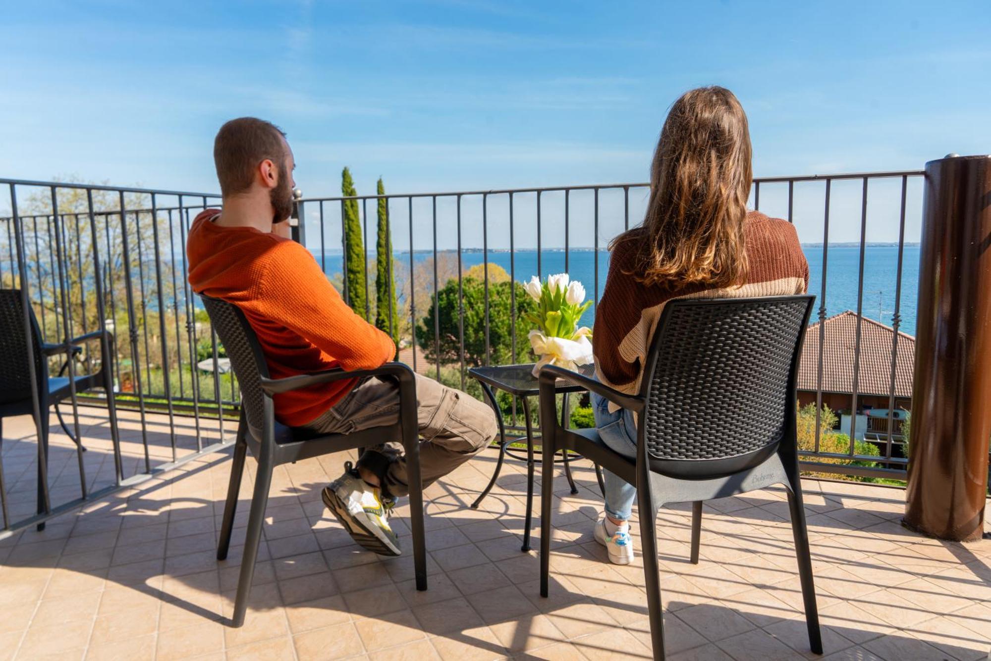 Ahg Riva Del Sole Hotel - Adults Only Moniga del Garda ภายนอก รูปภาพ