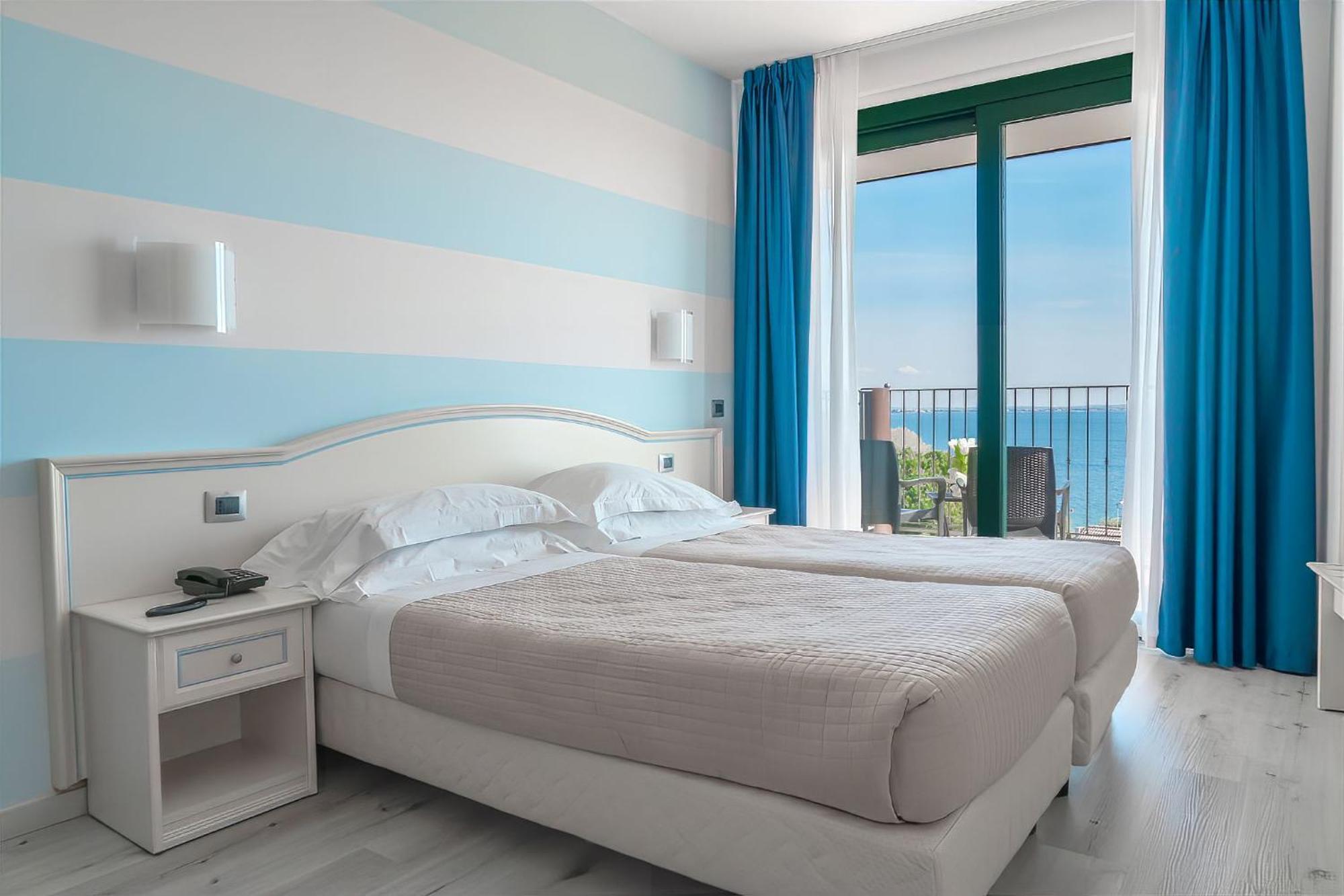 Ahg Riva Del Sole Hotel - Adults Only Moniga del Garda ภายนอก รูปภาพ