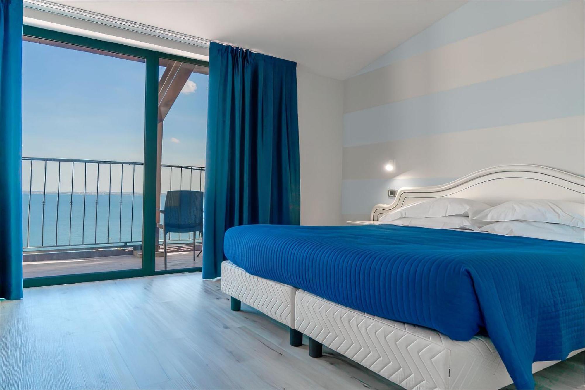 Ahg Riva Del Sole Hotel - Adults Only Moniga del Garda ภายนอก รูปภาพ