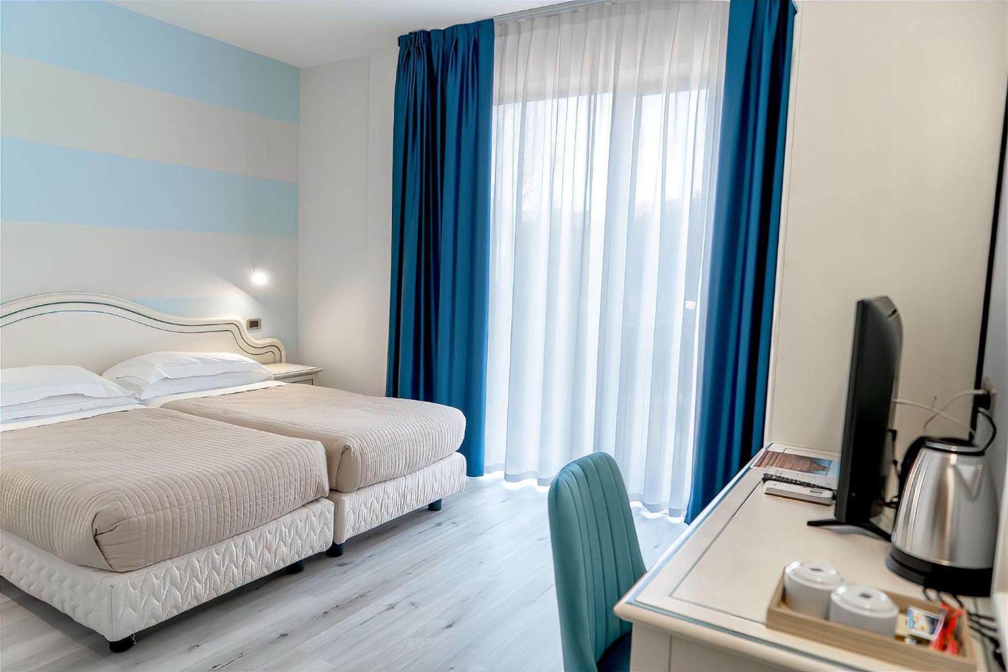 Ahg Riva Del Sole Hotel - Adults Only Moniga del Garda ภายนอก รูปภาพ