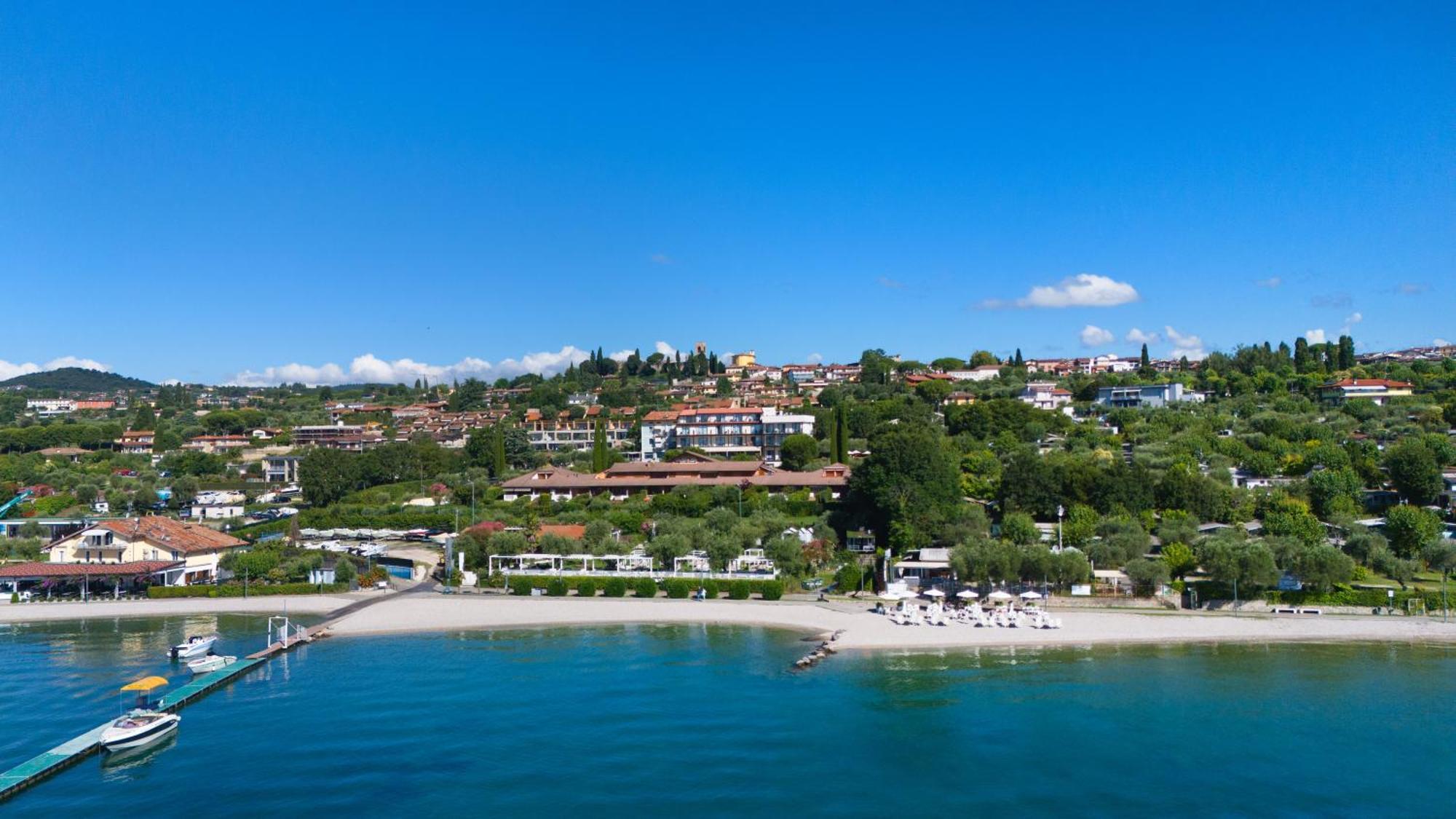 Ahg Riva Del Sole Hotel - Adults Only Moniga del Garda ภายนอก รูปภาพ