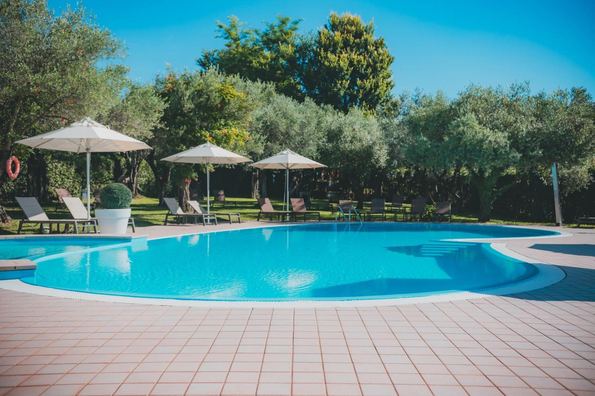 Ahg Riva Del Sole Hotel - Adults Only Moniga del Garda ภายนอก รูปภาพ