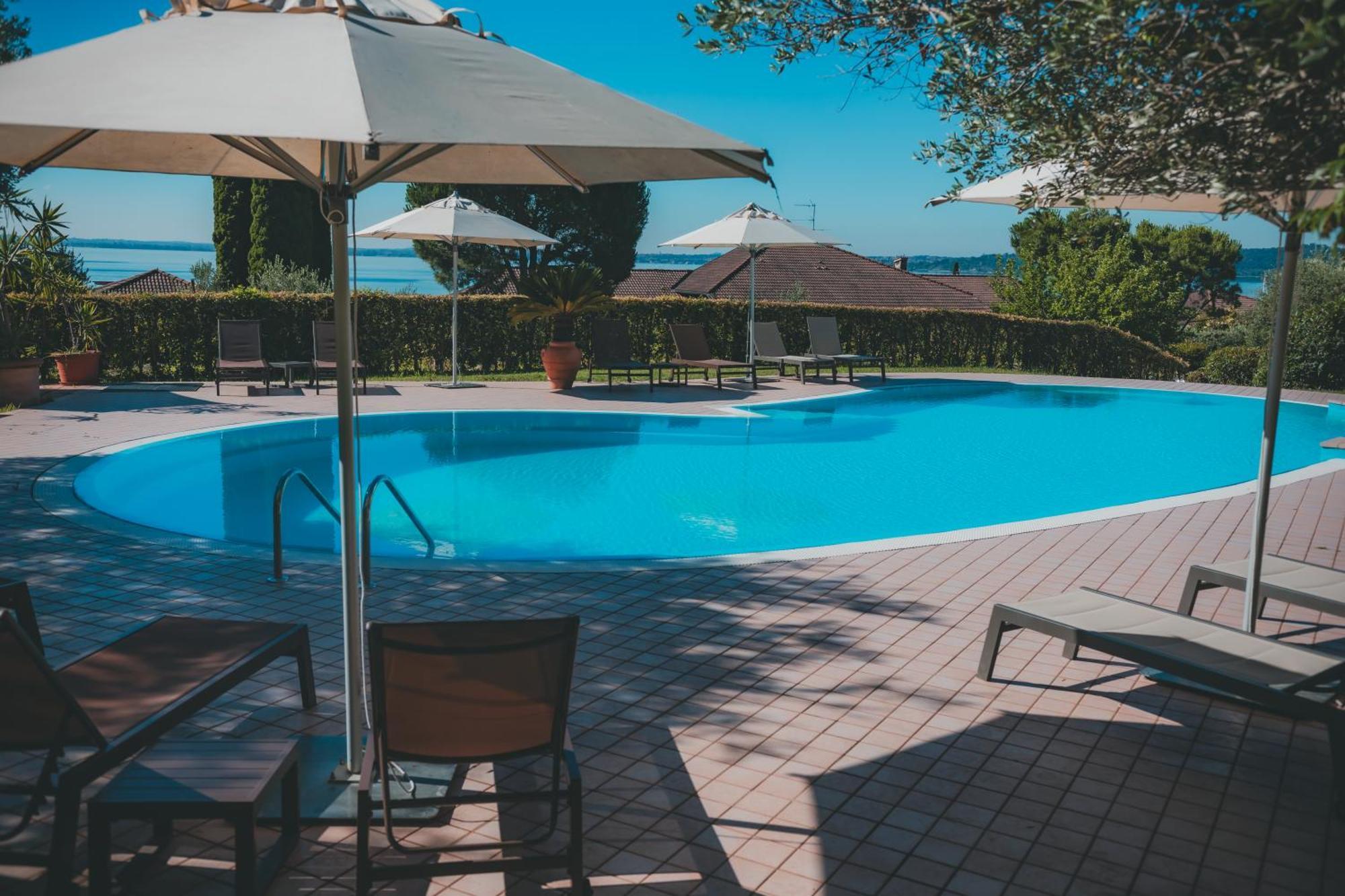 Ahg Riva Del Sole Hotel - Adults Only Moniga del Garda ภายนอก รูปภาพ