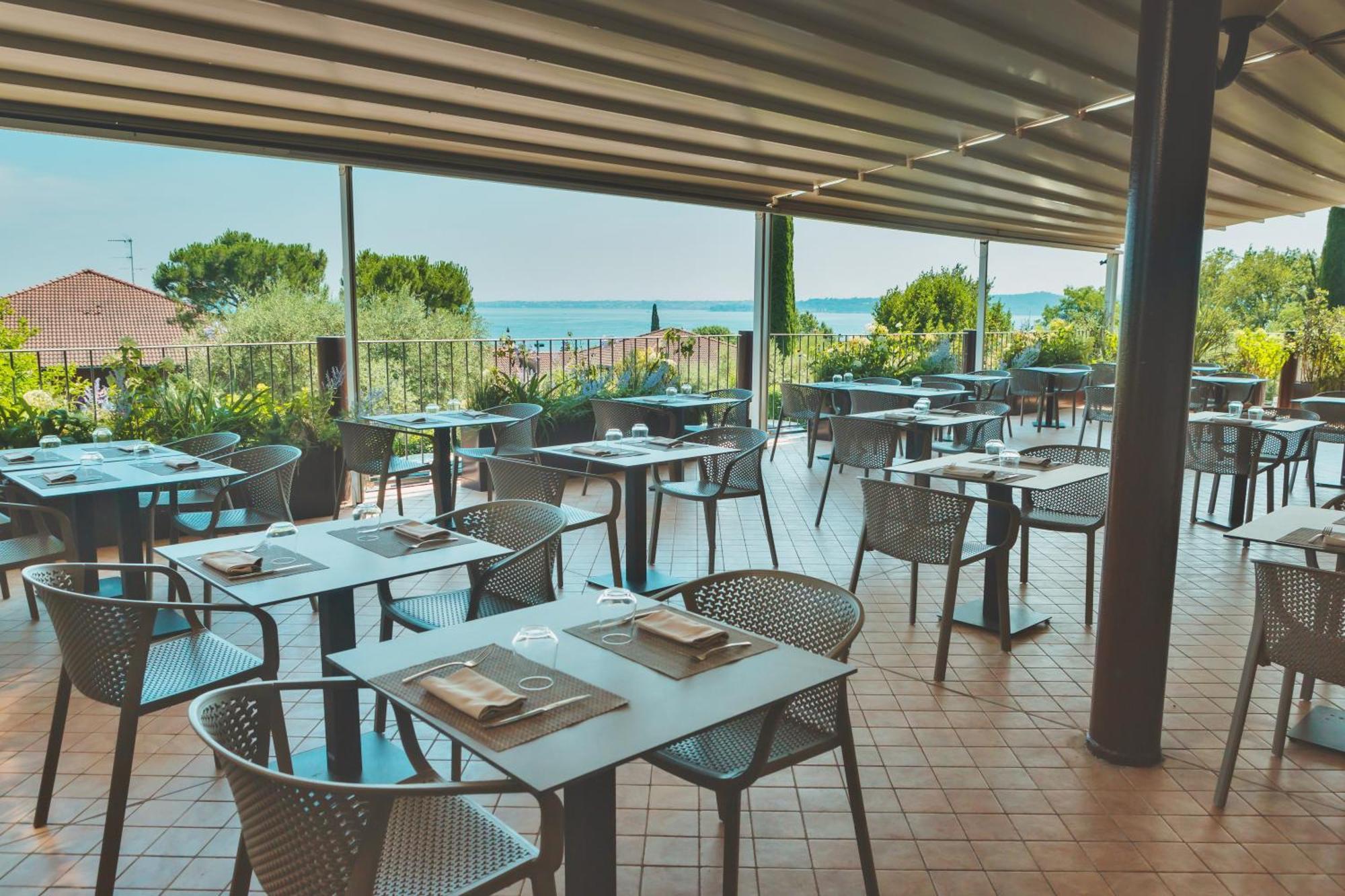 Ahg Riva Del Sole Hotel - Adults Only Moniga del Garda ภายนอก รูปภาพ