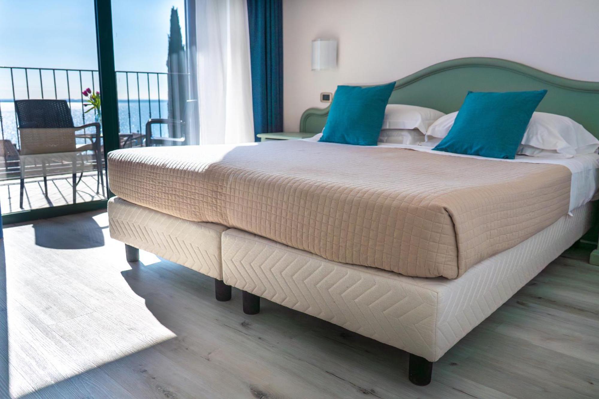 Ahg Riva Del Sole Hotel - Adults Only Moniga del Garda ภายนอก รูปภาพ