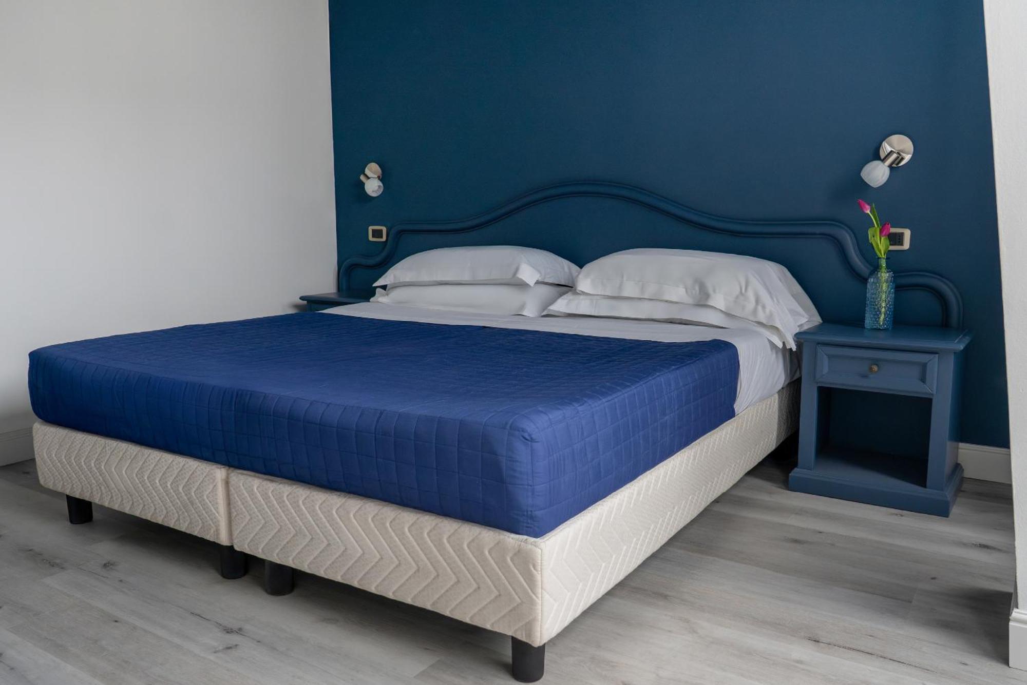 Ahg Riva Del Sole Hotel - Adults Only Moniga del Garda ภายนอก รูปภาพ