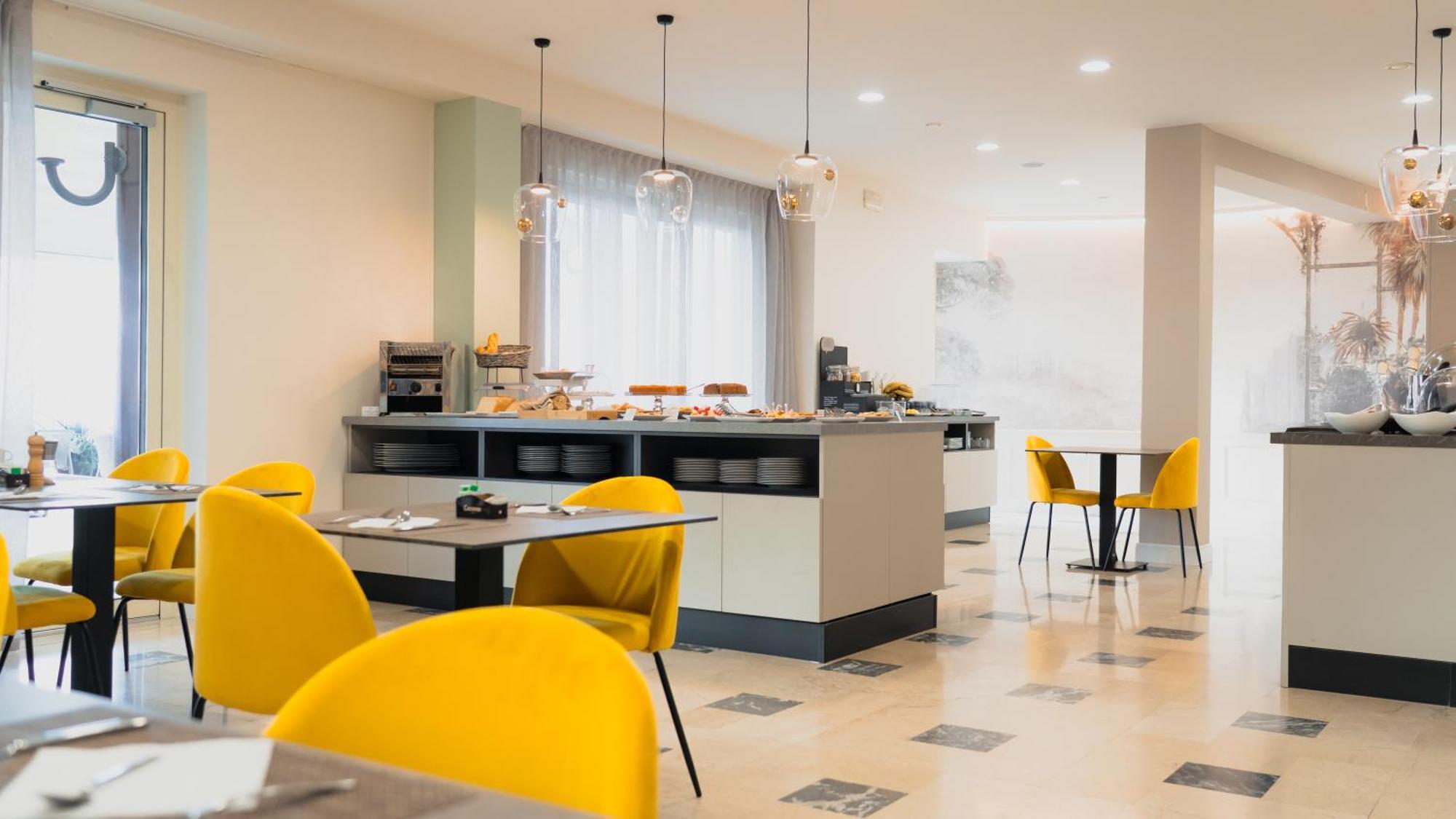 Ahg Riva Del Sole Hotel - Adults Only Moniga del Garda ภายนอก รูปภาพ